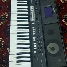 Yamaha PSR-S650