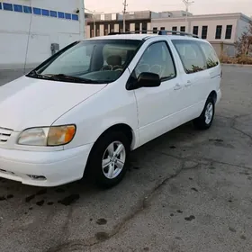 Toyota Sienna 2001