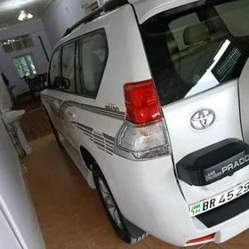 Toyota Land Cruiser Prado 2011