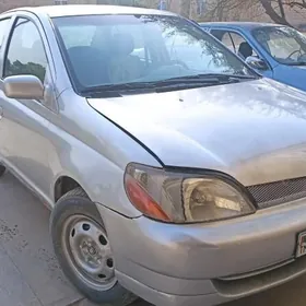 Toyota Echo 2001