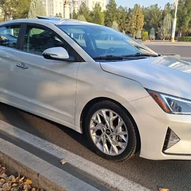 Hyundai Elantra 2020