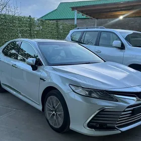 Toyota Camry 2023