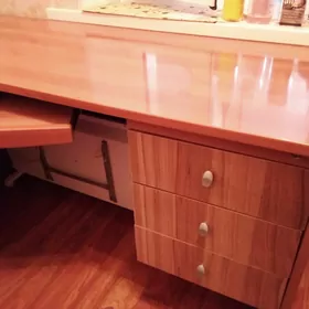 письменный стол