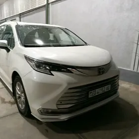 Toyota Sienna 2022
