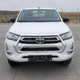 Toyota Hilux 2024