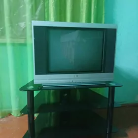 televizor bilen pastafka