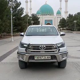 Toyota Hilux 2023