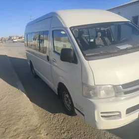 Toyota Hiace 2009