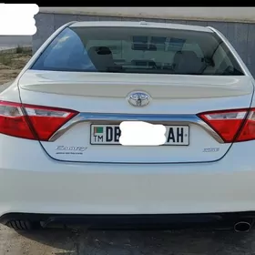 Toyota Camry 2015