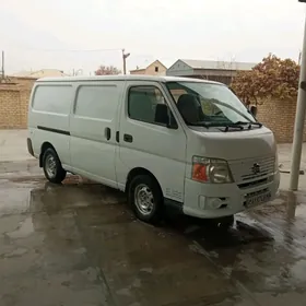 Nissan Urvan 2009