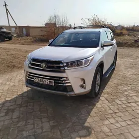 Toyota Highlander 2018