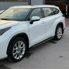 Toyota Highlander 2022
