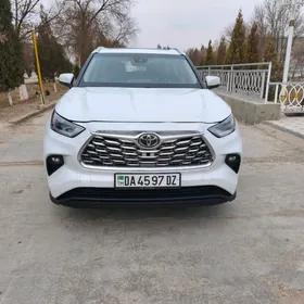 Toyota Highlander 2022