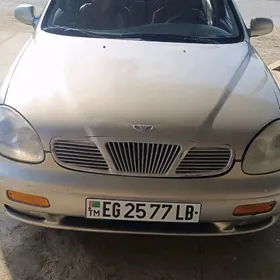 Daewoo Leganza 1998