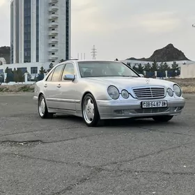 Mercedes-Benz E320 2000