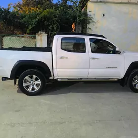 Toyota Tacoma 2016