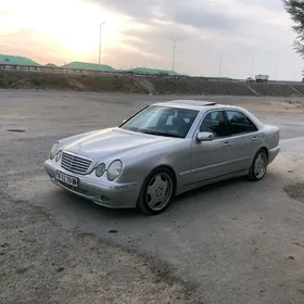 Mercedes-Benz E320 2002