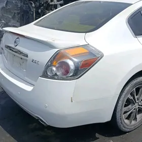 Ниссан Алтима