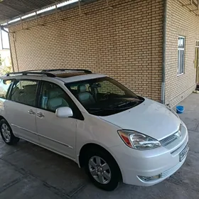 Toyota Sienna 2004