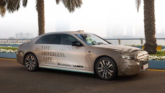 Mercedes-Benz совместно с Momenta запустит в Абу-Даби роботакси S-класса