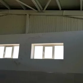 BIZNES we ONÜMÇILIK üçin BINA