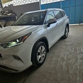 Toyota Highlander 2022