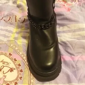 сапожки черные(35 размер )