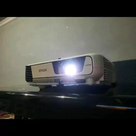 proektor Epson EB-S31