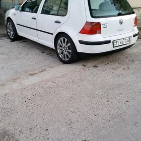 Volkswagen Golf 2003