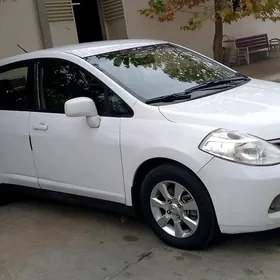 Nissan Versa 2010