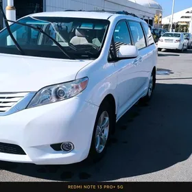 Toyota Sienna 2011
