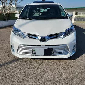 Toyota Sienna 2018