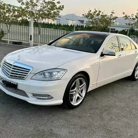 Mercedes-Benz S-Class 2009