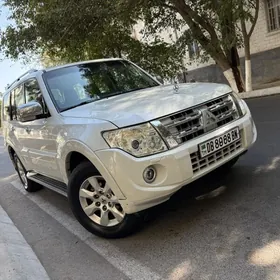 Mitsubishi Pajero 2013