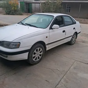 Toyota Carina 1992