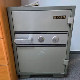 Продается сейф