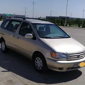 Toyota Sienna 2002