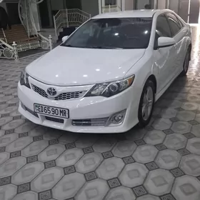 Toyota Camry 2014