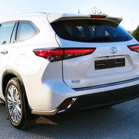 Toyota Highlander 2021