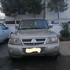 Mitsubishi Pajero 2005