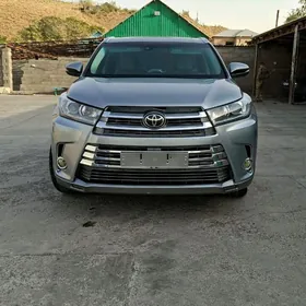 Toyota Highlander 2016