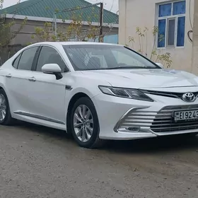 Toyota Camry 2020