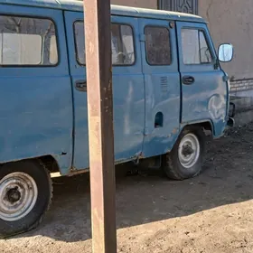 UAZ 2206 2000
