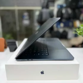 MacBook Air 15 M3 8/512GB