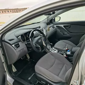 Hyundai Elantra 2012