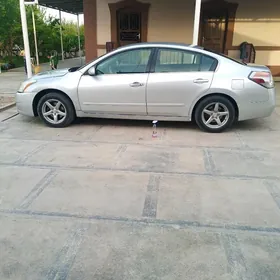 Nissan Altima 2012