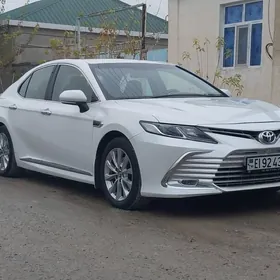 Toyota Camry 2020