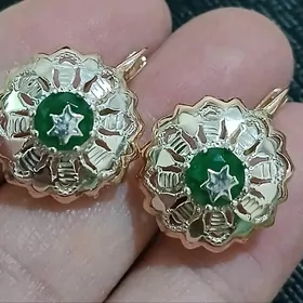 gyzyl gulakalka izumrud