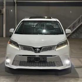Toyota Sienna 2017