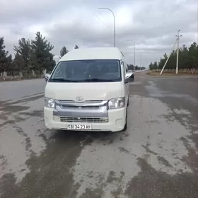 Toyota Hiace 2016